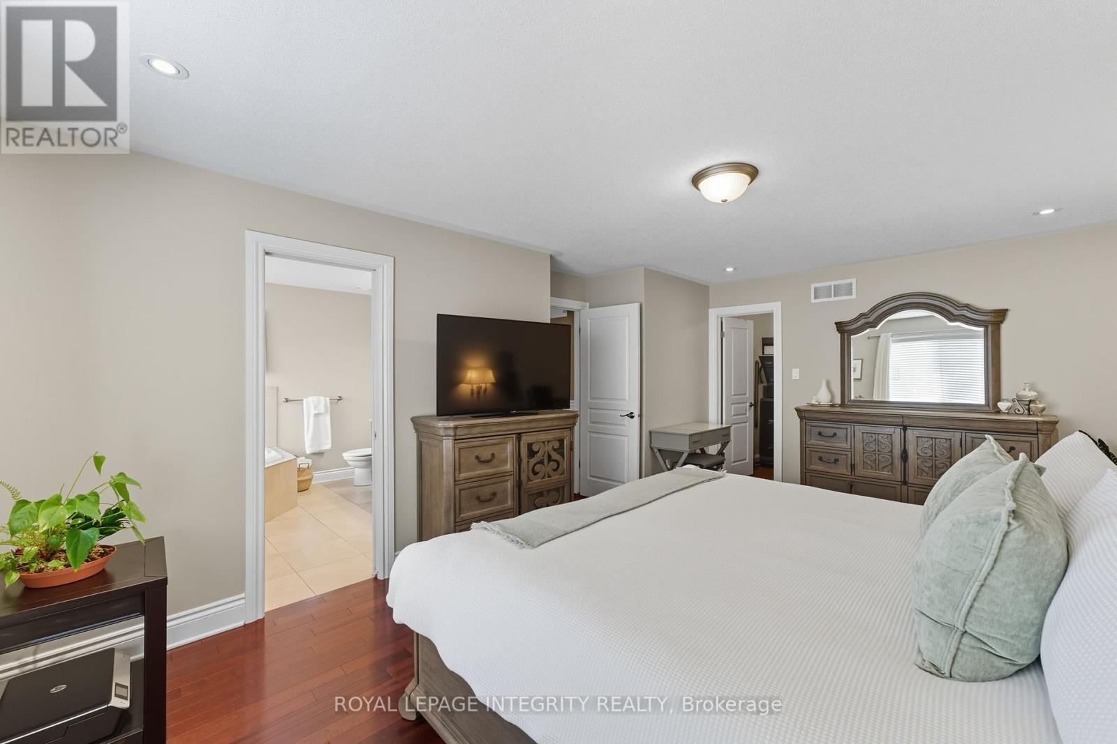 1011 Winterspring Ridge, Ottawa, Ontario  K4A 0S4 - Photo 25 - X12418784