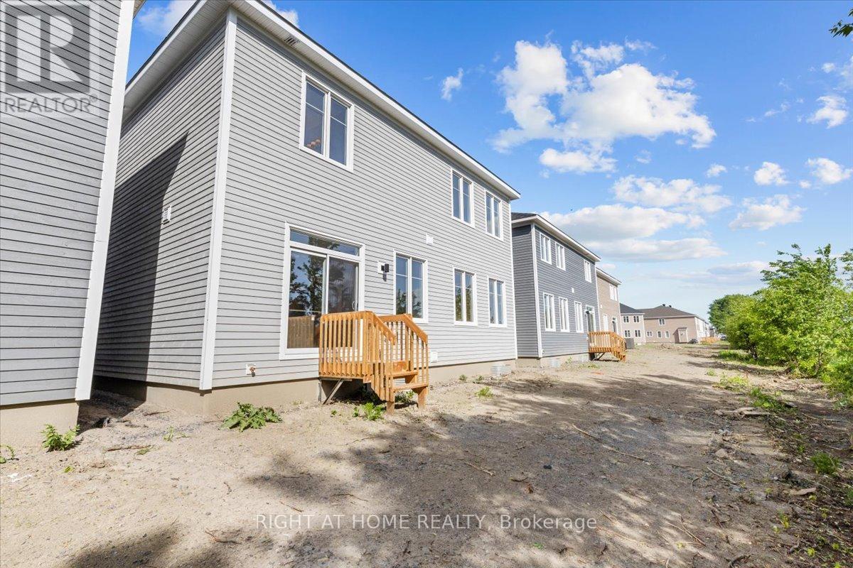 91 Hackamore Crescent, Ottawa, Ontario  K0A 2Z0 - Photo 42 - X12418795