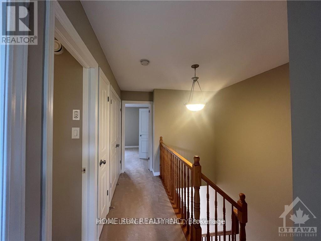 914 Fletcher Circle, Ottawa, Ontario  K2T 0B7 - Photo 11 - X12418841