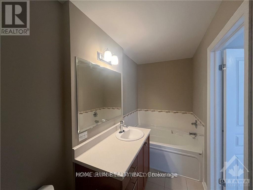 914 Fletcher Circle, Ottawa, Ontario  K2T 0B7 - Photo 16 - X12418841