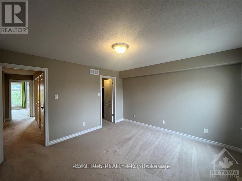 914 Fletcher Circle, Ottawa, Ontario  K2T 0B7 - Photo 17 - X12418841