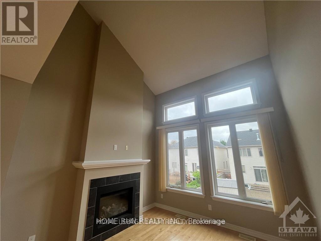 914 Fletcher Circle, Ottawa, Ontario  K2T 0B7 - Photo 6 - X12418841