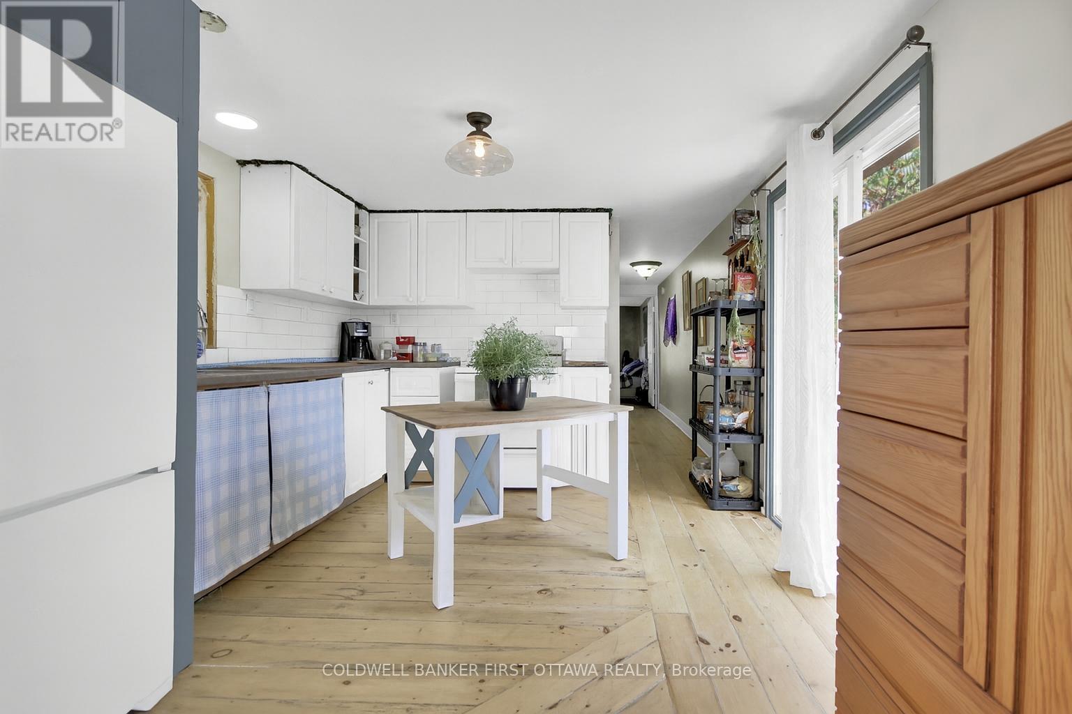 6 Fetherston Lane, North Grenville, Ontario  K0G 1J0 - Photo 9 - X12418872