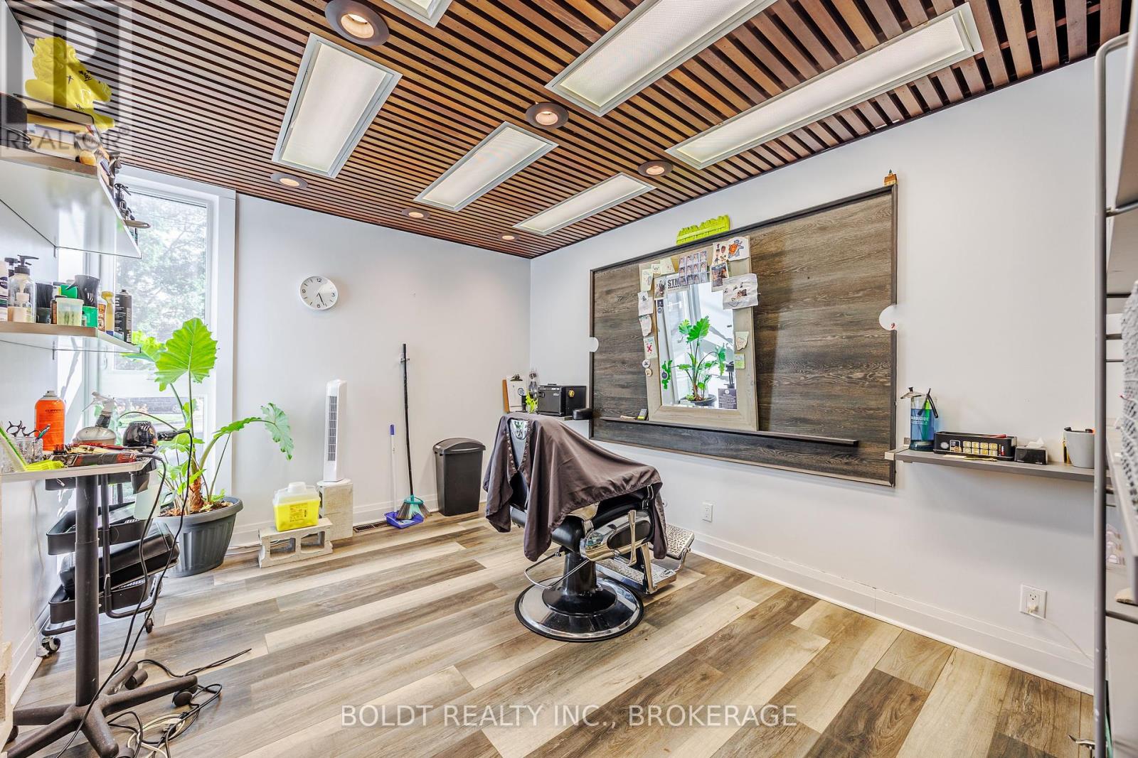 146 James Street, St. Catharines, Ontario  L2R 5C5 - Photo 13 - X12418805