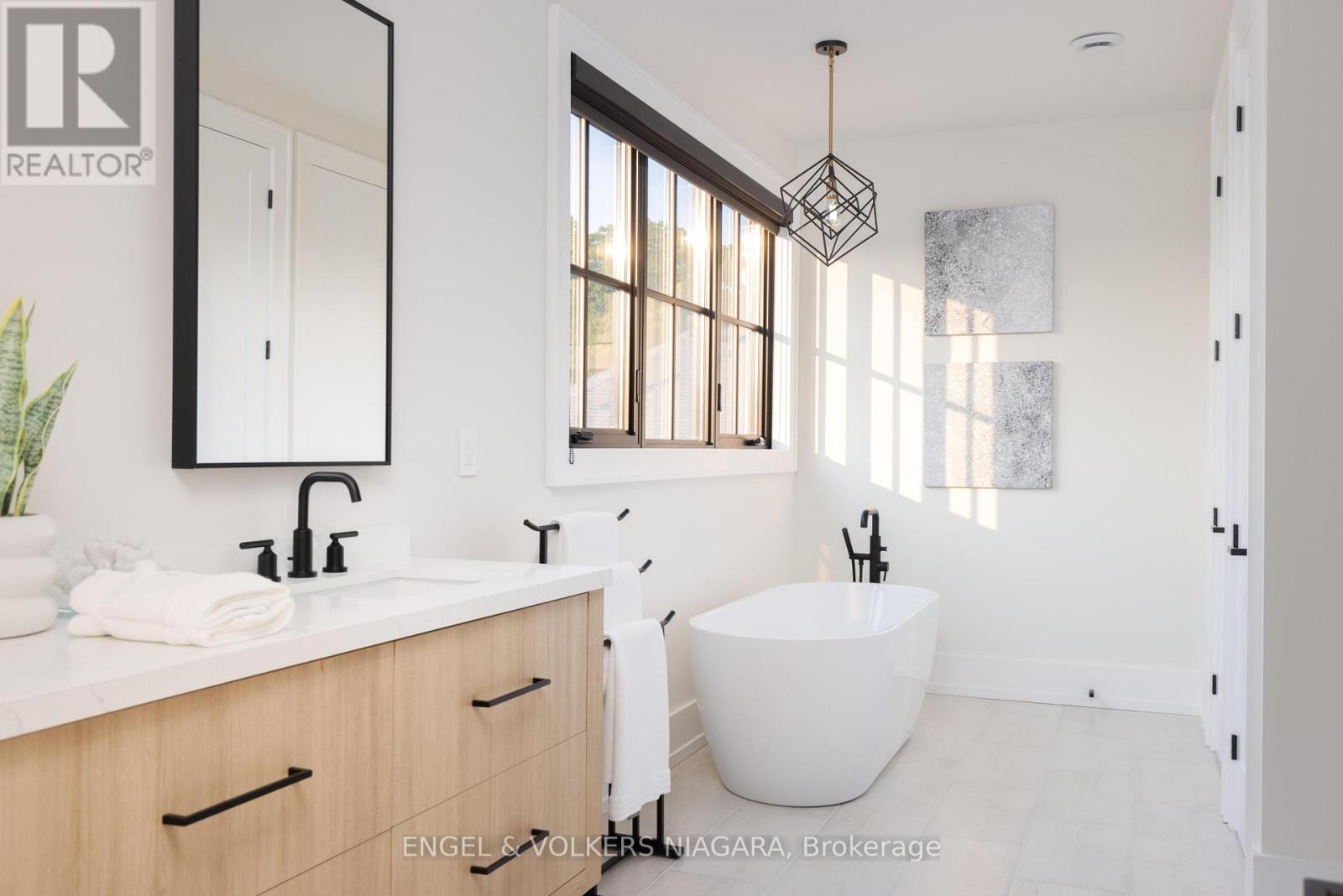 6 Fedorkow Lane, Niagara-On-The-Lake, Ontario  L0S 1J1 - Photo 17 - X12418853