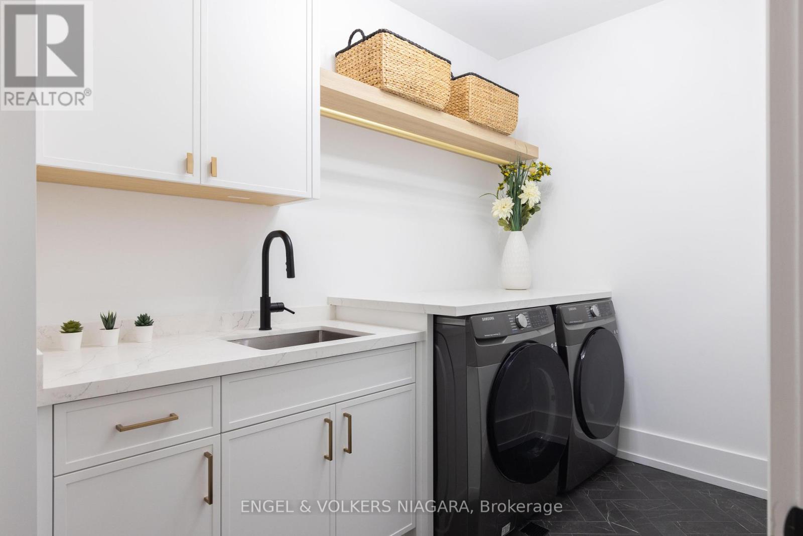 6 Fedorkow Lane, Niagara-On-The-Lake, Ontario  L0S 1J1 - Photo 23 - X12418853