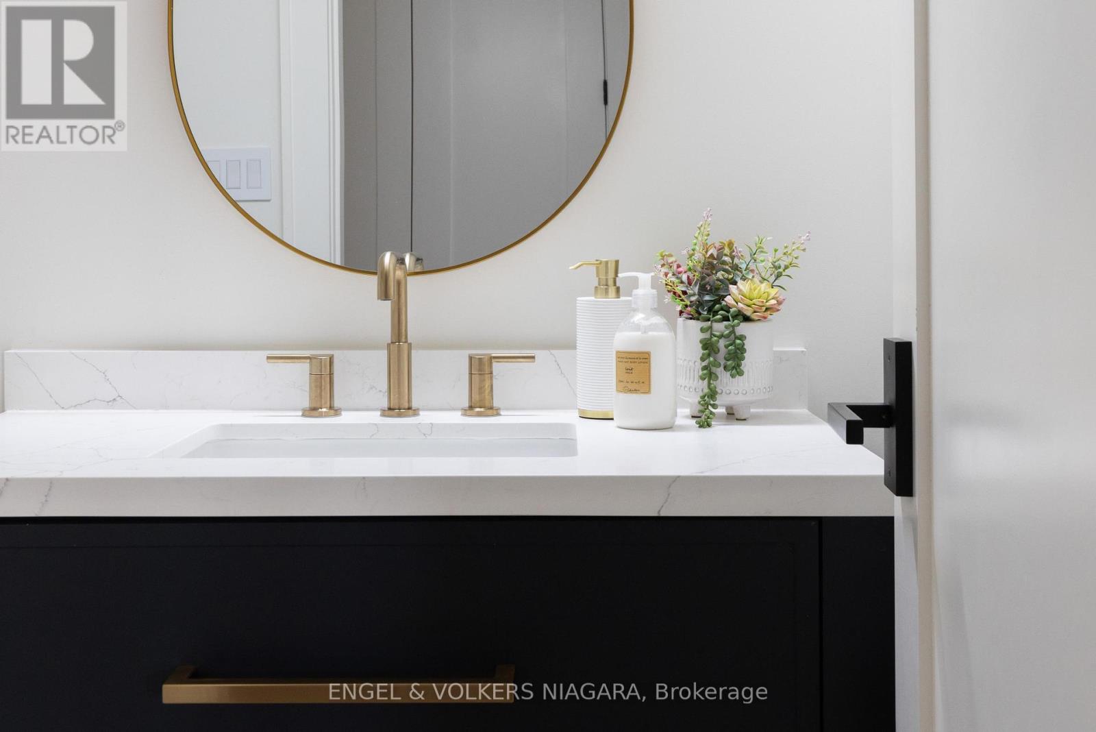 6 Fedorkow Lane, Niagara-On-The-Lake, Ontario  L0S 1J1 - Photo 24 - X12418853