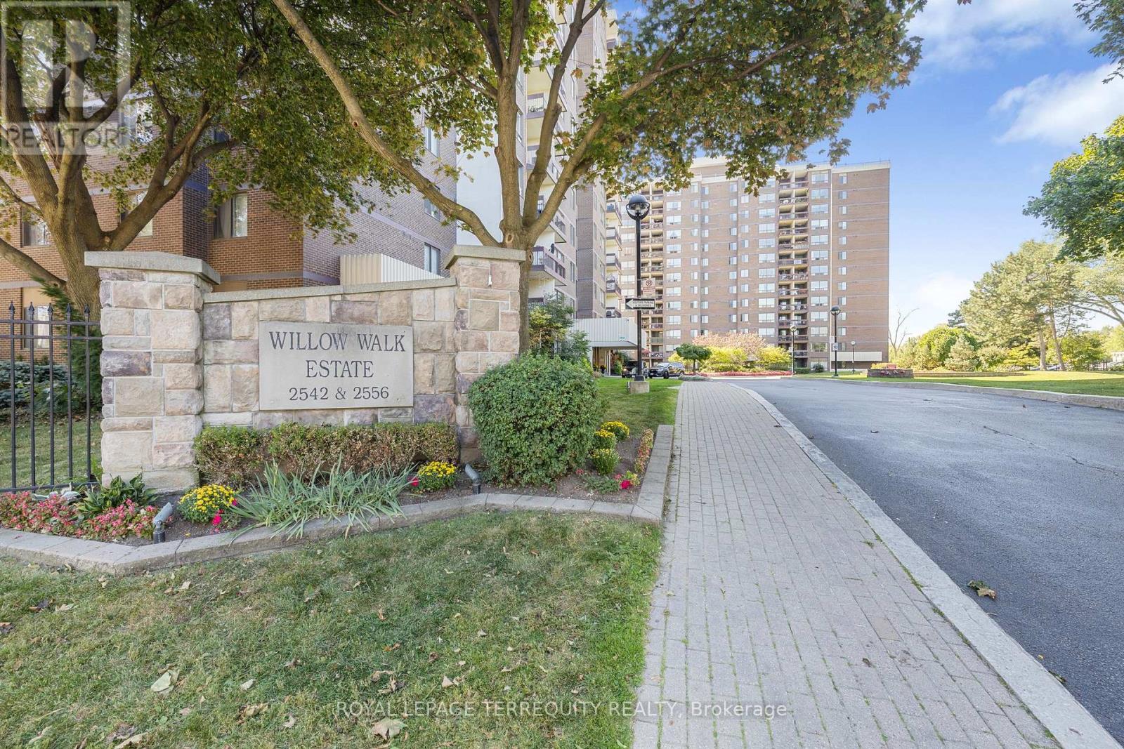 601 - 2556 Argyle Road, Mississauga (Cooksville), Ontario  L5B 2H6 - Photo 1 - W12418644