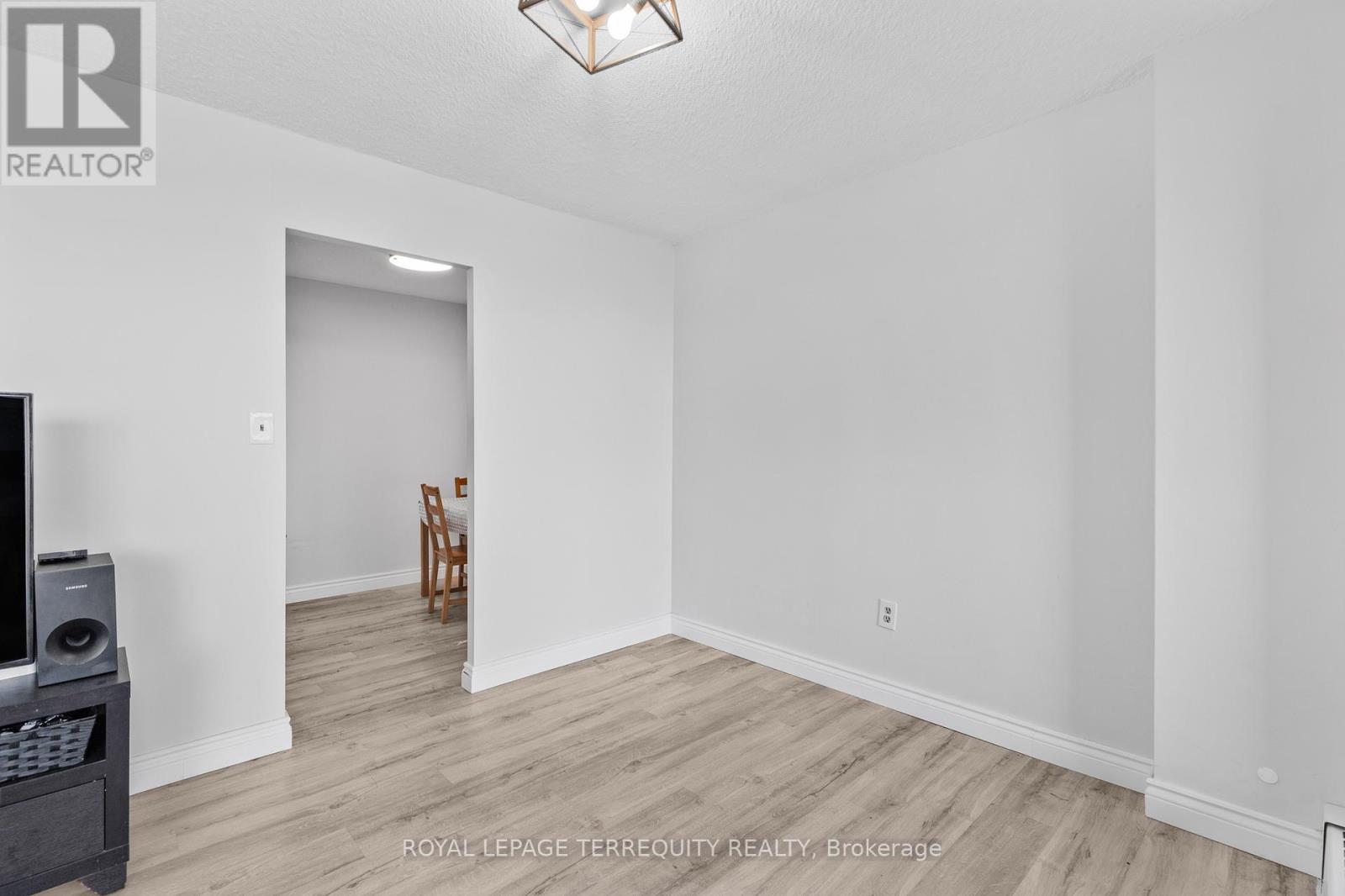601 - 2556 Argyle Road, Mississauga (Cooksville), Ontario  L5B 2H6 - Photo 11 - W12418644