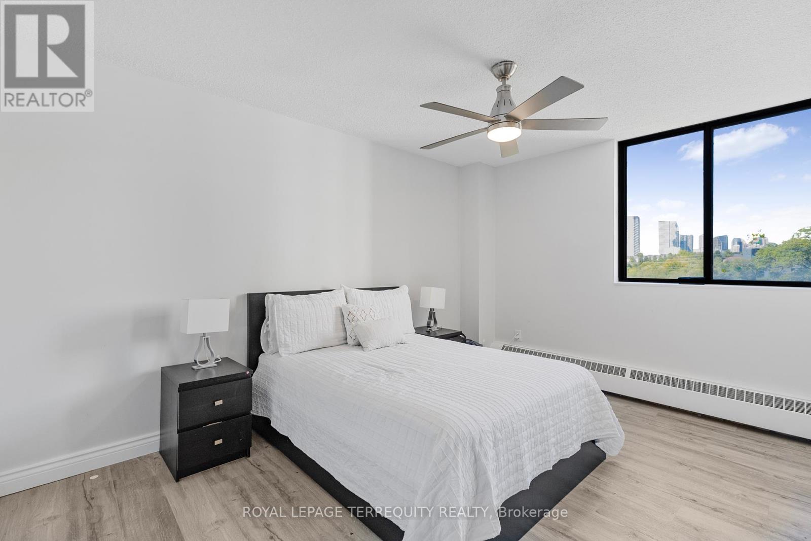 601 - 2556 Argyle Road, Mississauga (Cooksville), Ontario  L5B 2H6 - Photo 14 - W12418644