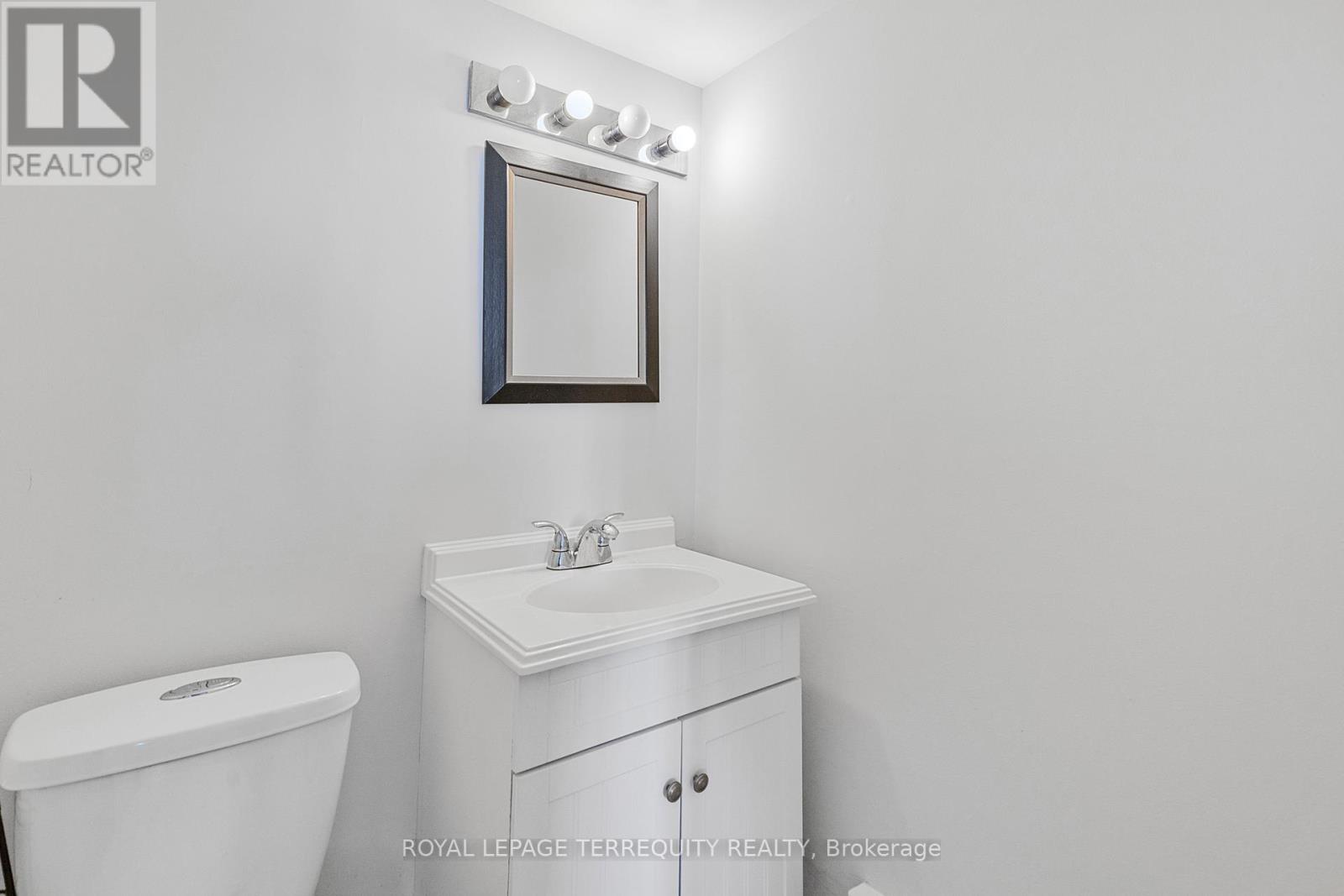 601 - 2556 Argyle Road, Mississauga (Cooksville), Ontario  L5B 2H6 - Photo 16 - W12418644