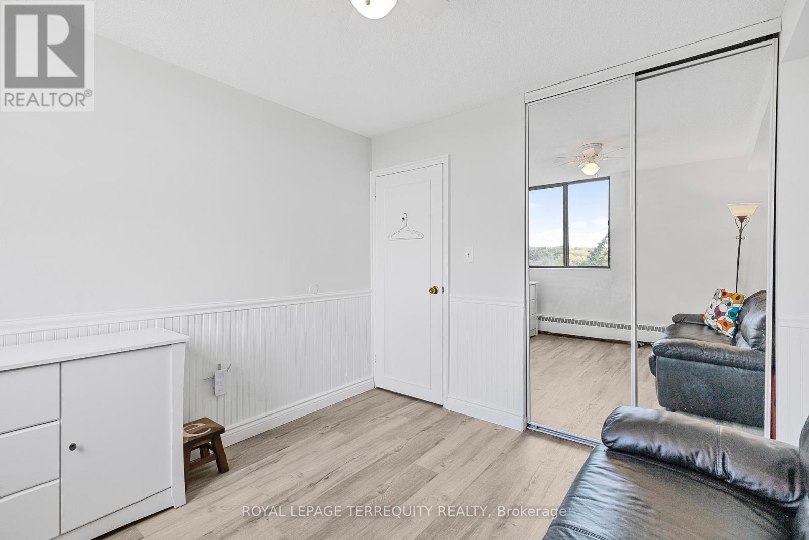 601 - 2556 Argyle Road, Mississauga (Cooksville), Ontario  L5B 2H6 - Photo 19 - W12418644