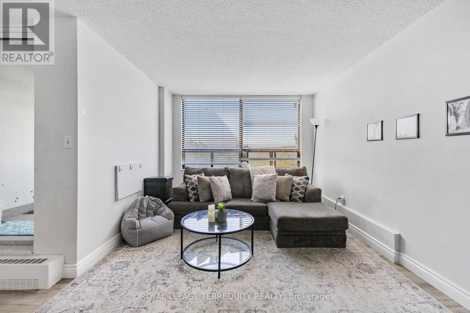 601 - 2556 Argyle Road, Mississauga (Cooksville), Ontario  L5B 2H6 - Photo 6 - W12418644