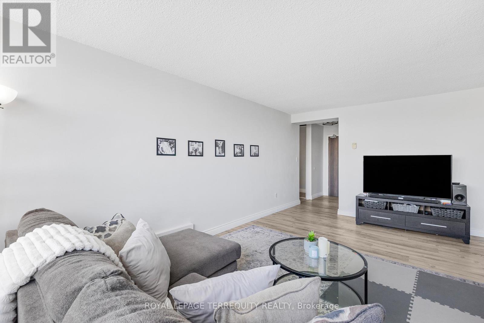 601 - 2556 Argyle Road, Mississauga (Cooksville), Ontario  L5B 2H6 - Photo 7 - W12418644
