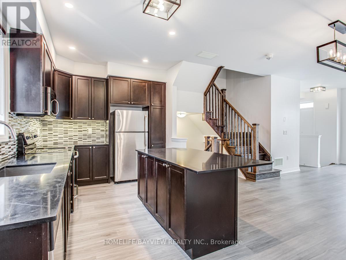 229 Downsview Park Boulevard, Toronto (Downsview-Roding-Cfb), Ontario  M3K 0A5 - Photo 10 - W12418655
