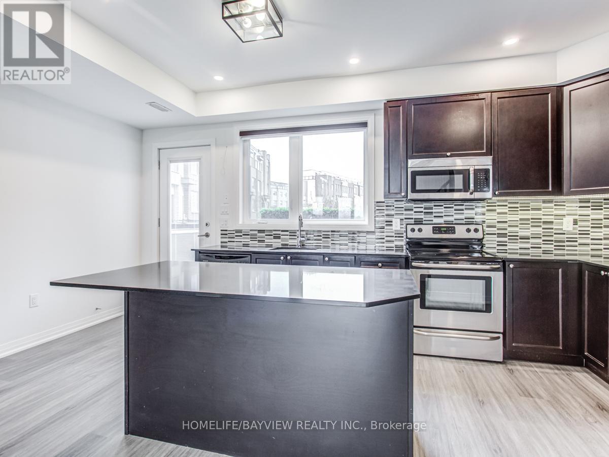 229 Downsview Park Boulevard, Toronto (Downsview-Roding-Cfb), Ontario  M3K 0A5 - Photo 7 - W12418655