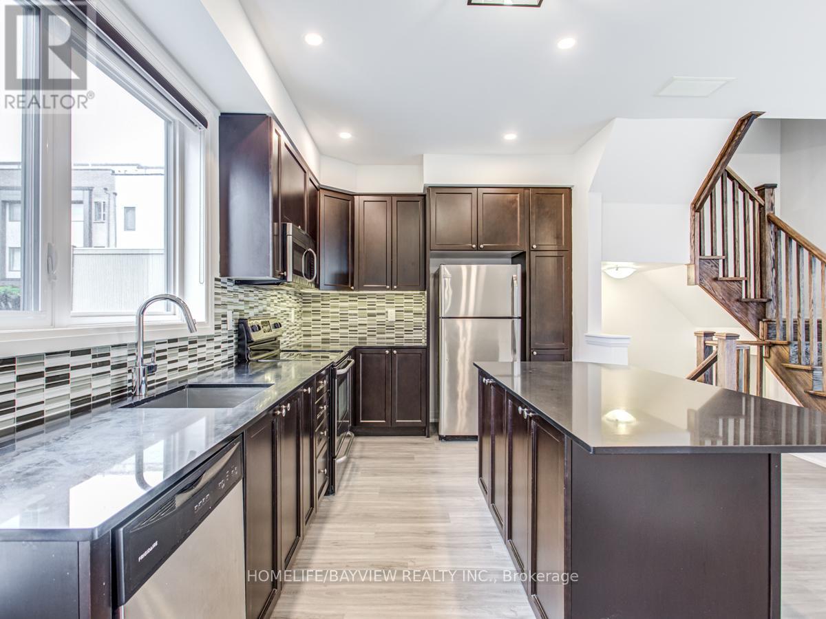 229 Downsview Park Boulevard, Toronto (Downsview-Roding-Cfb), Ontario  M3K 0A5 - Photo 9 - W12418655