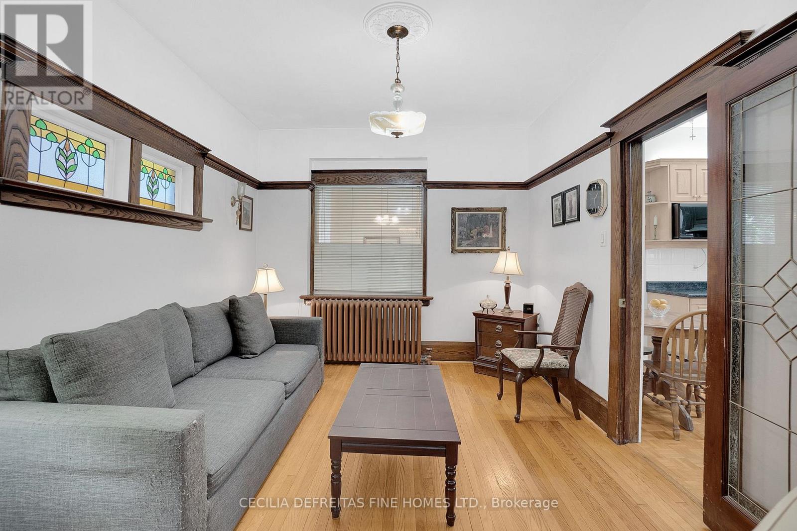 48 Westmount Avenue, Toronto, Ontario  M6H 3K1 - Photo 14 - W12418663