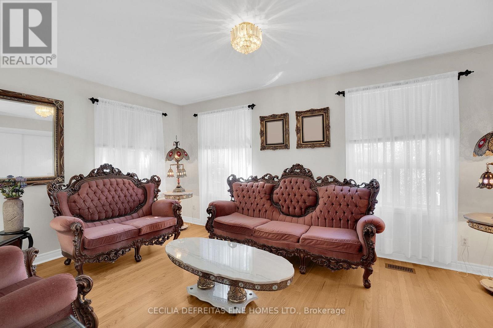 48 Westmount Avenue, Toronto, Ontario  M6H 3K1 - Photo 22 - W12418663