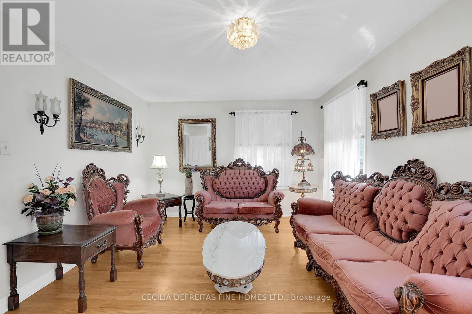 48 Westmount Avenue, Toronto, Ontario  M6H 3K1 - Photo 23 - W12418663