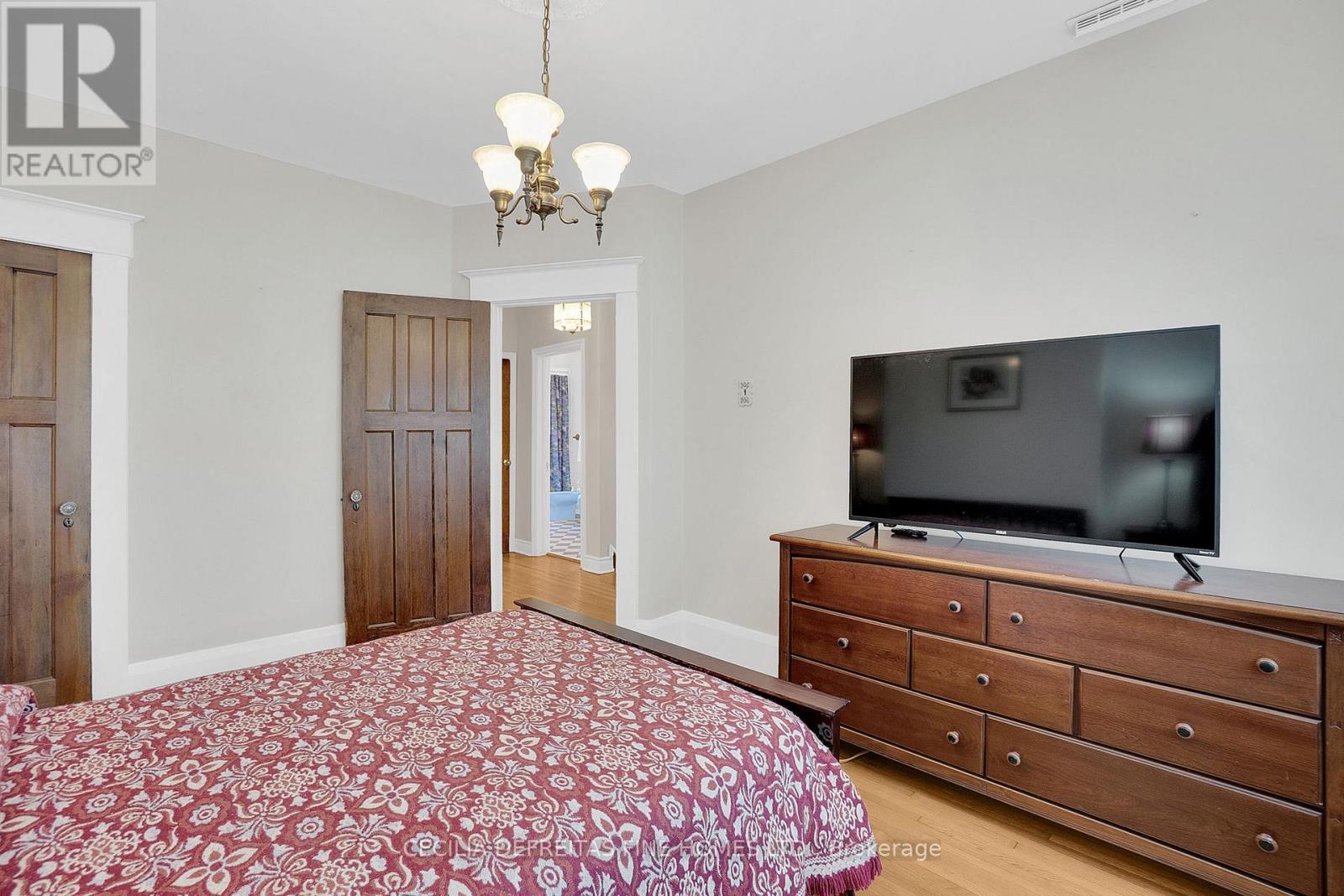 48 Westmount Avenue, Toronto, Ontario  M6H 3K1 - Photo 31 - W12418663