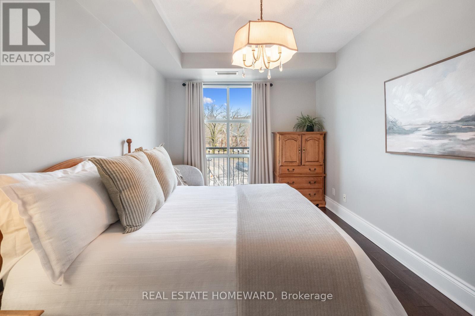 312 - 3085 Bloor Street W, Toronto (Stonegate-Queensway), Ontario  M8X 1C9 - Photo 12 - W12418670