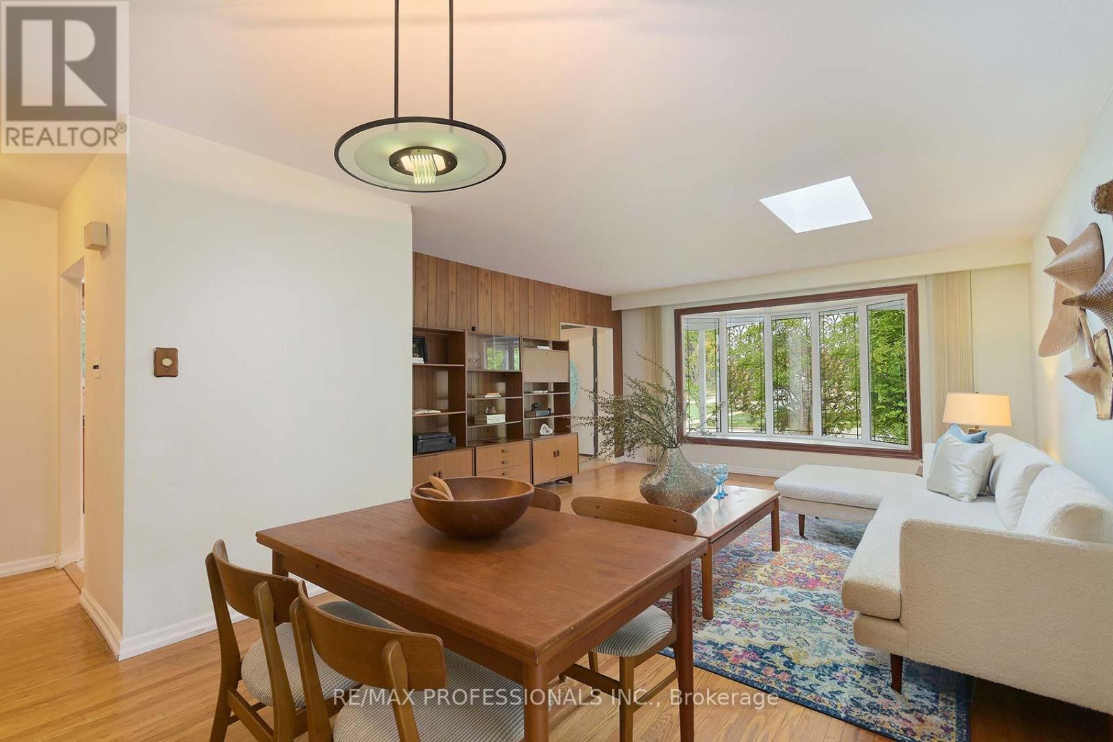 37 Sunplains Crescent, Toronto, Ontario  M9C 1M4 - Photo 15 - W12418671