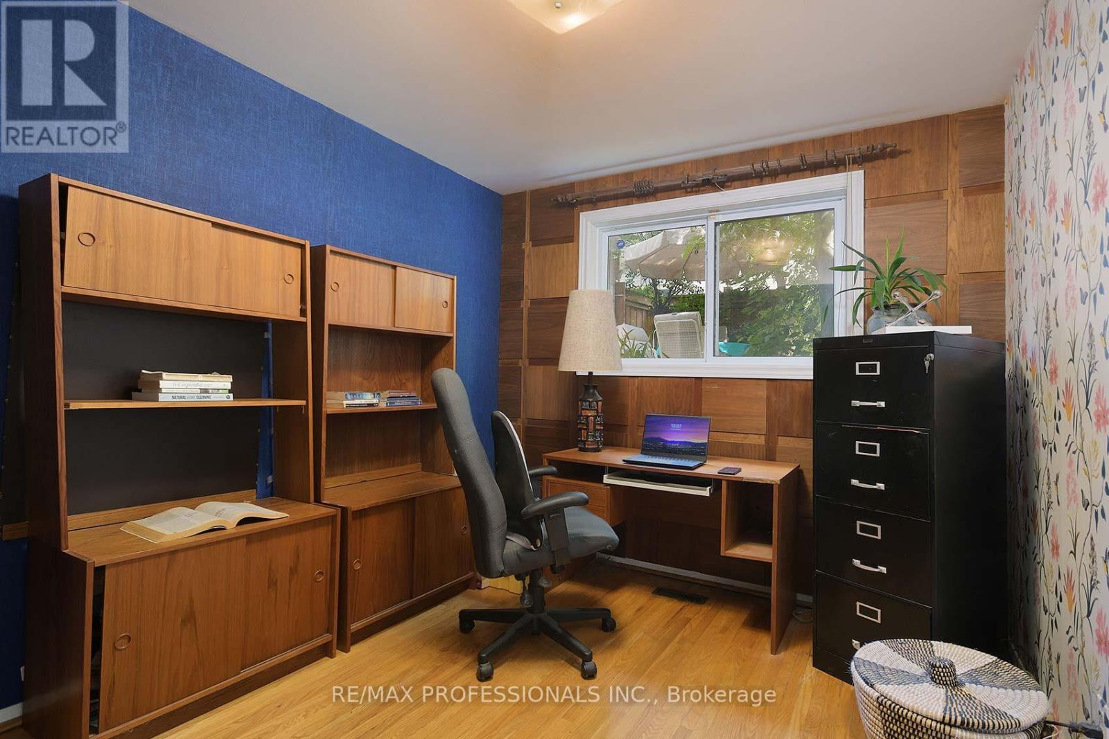 37 Sunplains Crescent, Toronto, Ontario  M9C 1M4 - Photo 20 - W12418671