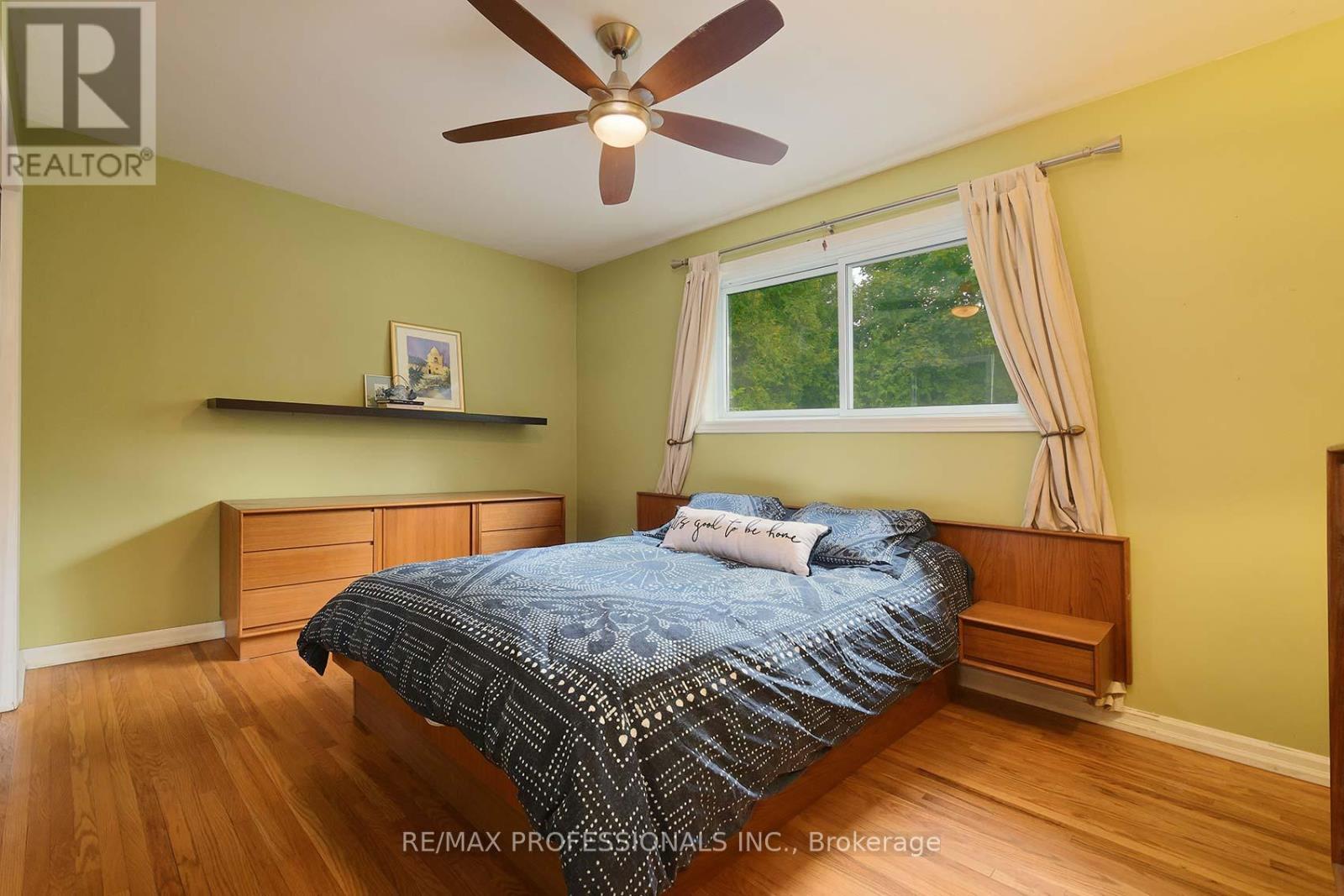 37 Sunplains Crescent, Toronto, Ontario  M9C 1M4 - Photo 23 - W12418671
