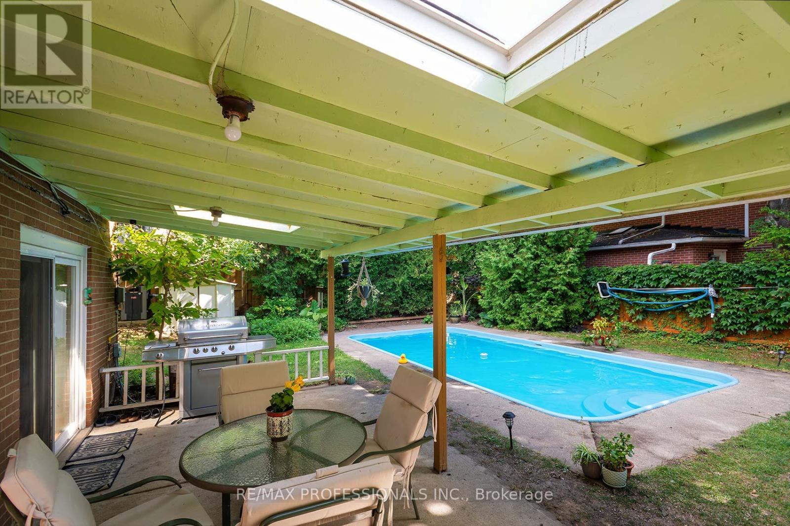37 Sunplains Crescent, Toronto, Ontario  M9C 1M4 - Photo 35 - W12418671