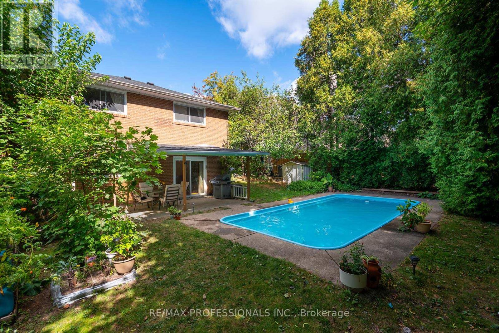37 Sunplains Crescent, Toronto, Ontario  M9C 1M4 - Photo 36 - W12418671