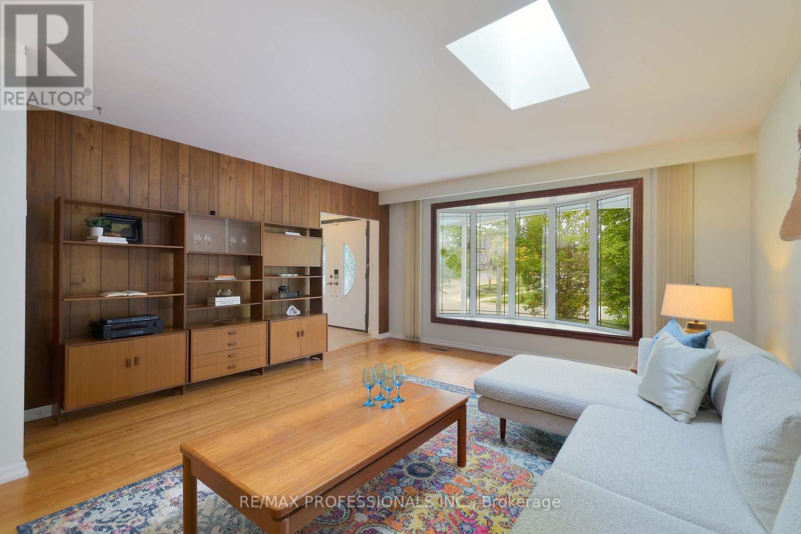 37 Sunplains Crescent, Toronto, Ontario  M9C 1M4 - Photo 7 - W12418671