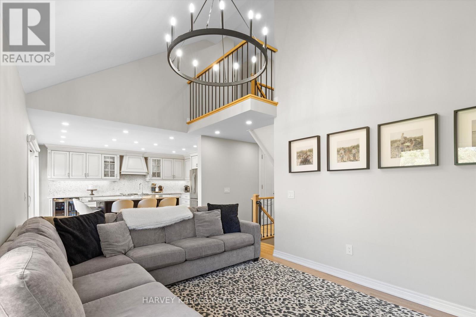 135 Riverwood Terrace, Caledon (Bolton East), Ontario  L7E 1S5 - Photo 11 - W12418691
