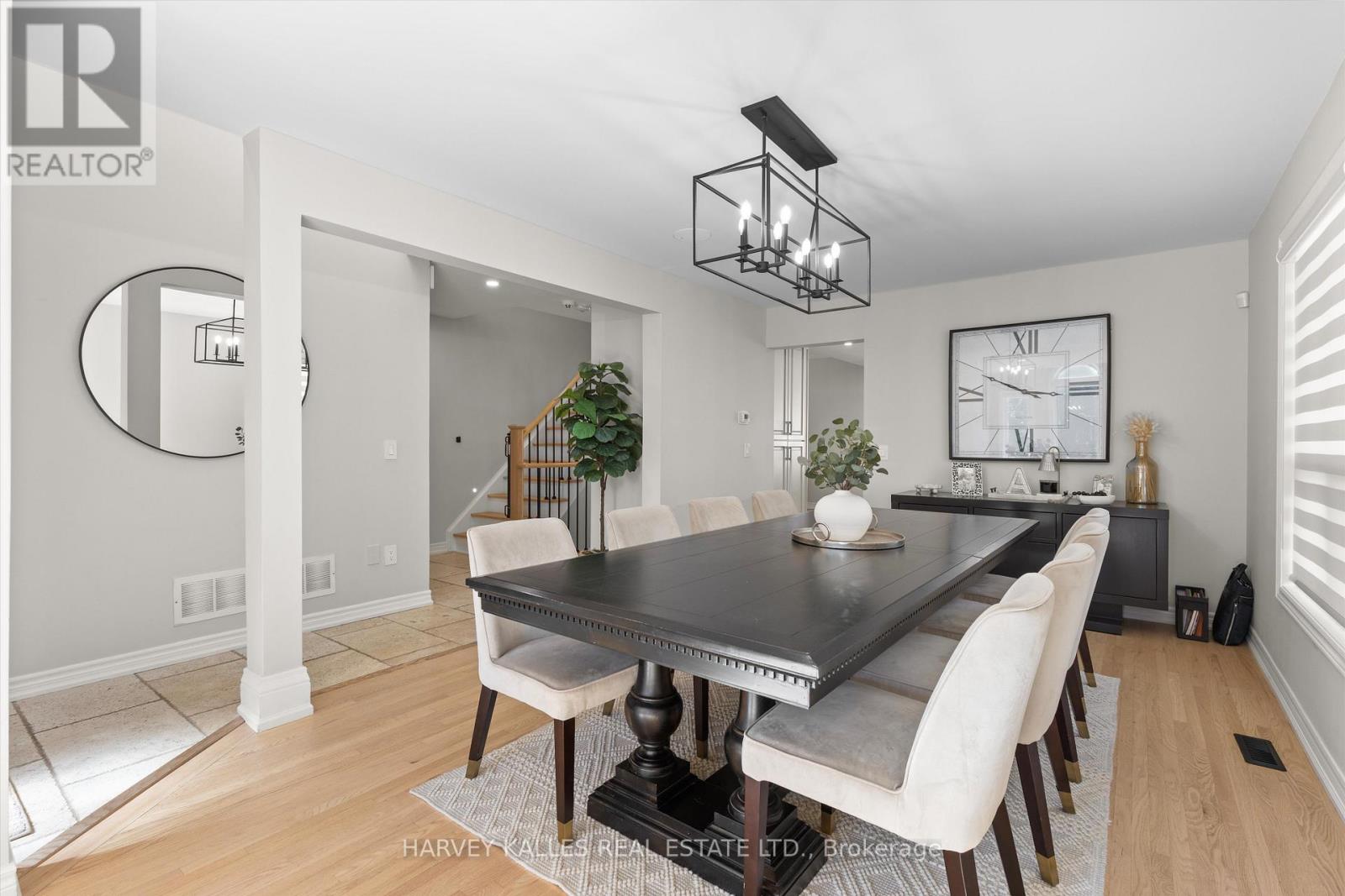 135 Riverwood Terrace, Caledon (Bolton East), Ontario  L7E 1S5 - Photo 4 - W12418691