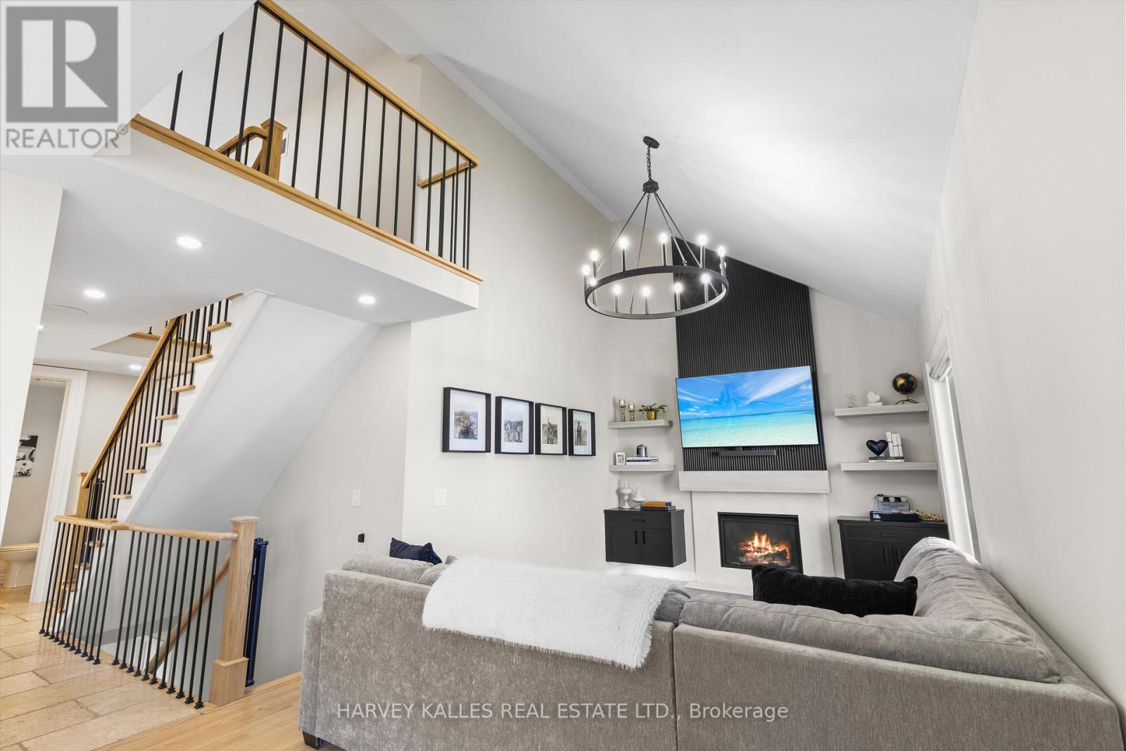 135 Riverwood Terrace, Caledon (Bolton East), Ontario  L7E 1S5 - Photo 8 - W12418691