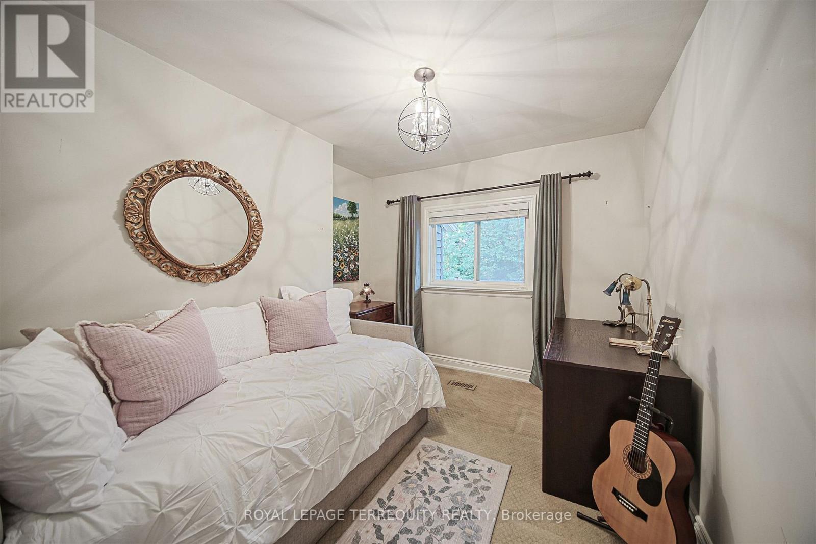 1412 Glenwood Drive, Mississauga (Mineola), Ontario  L5G 2X1 - Photo 18 - W12418705