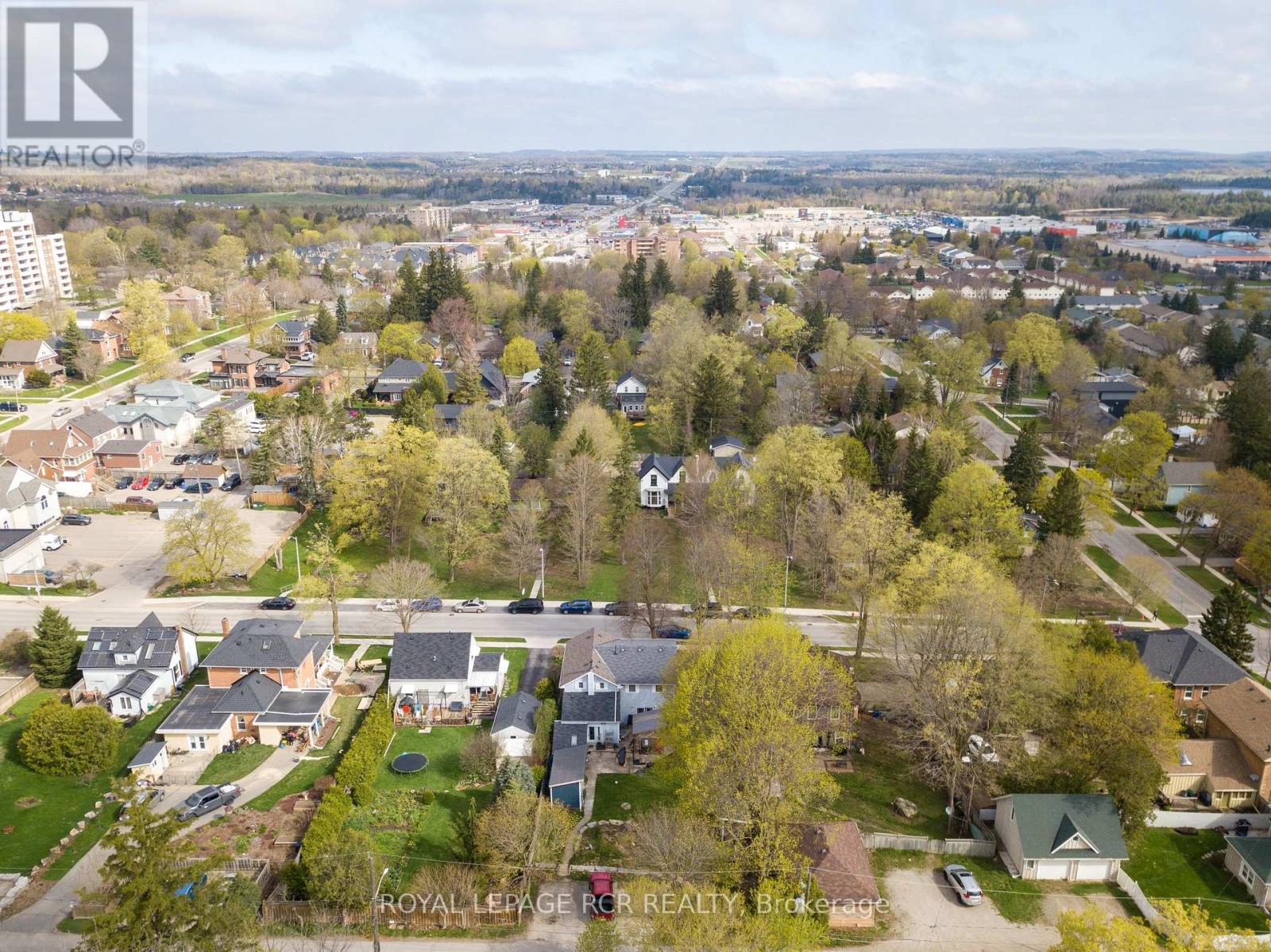9 Second Avenue, Orangeville, Ontario  L9W 1H4 - Photo 3 - W12418708