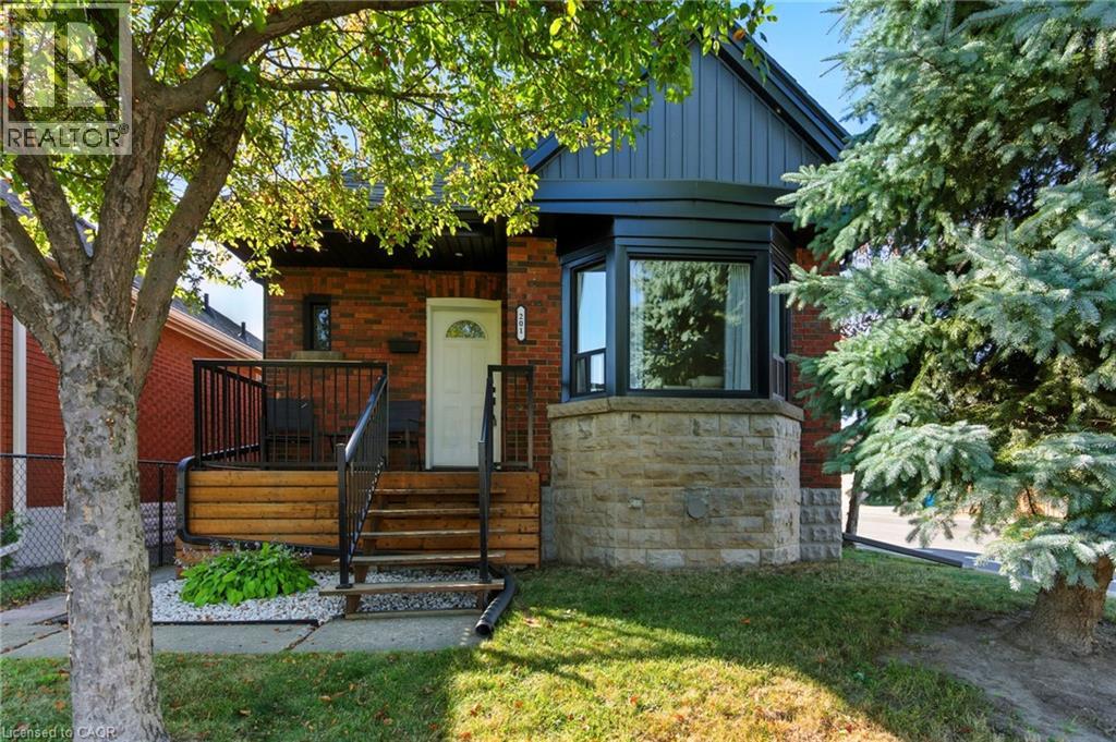201 Fairfield Avenue, Hamilton, Ontario  L8H 5H3 - Photo 2 - 40772007