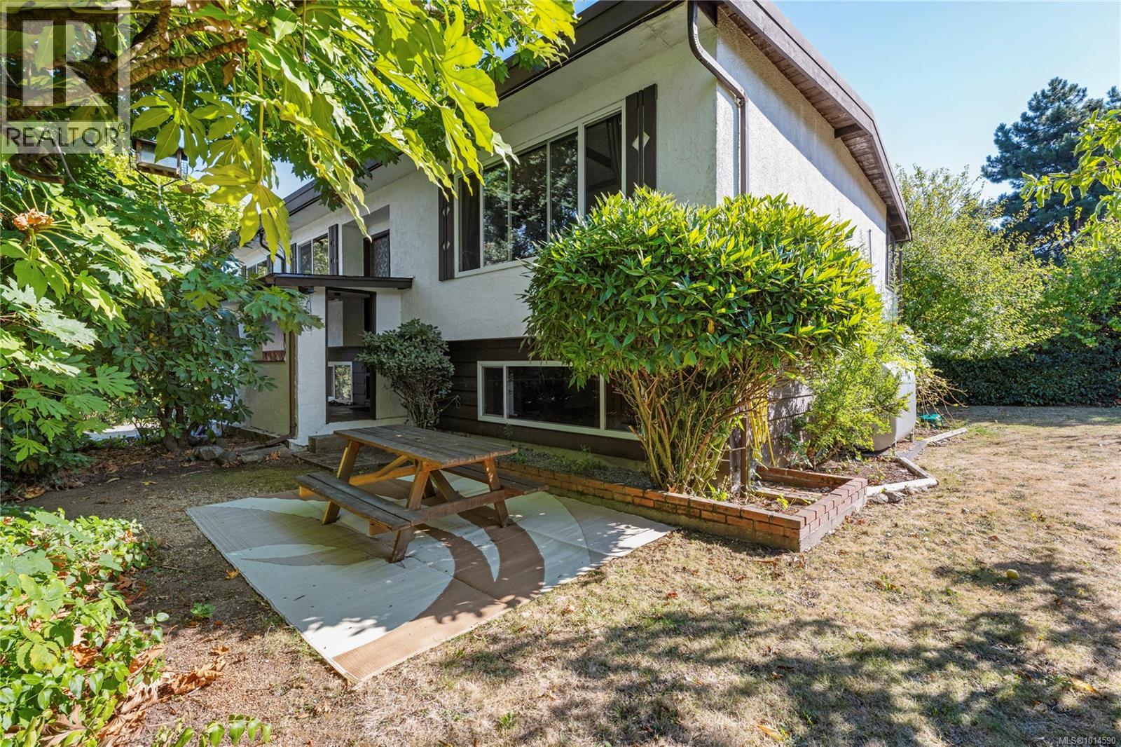 301 Putter Pl, Nanaimo, British Columbia  V9T 1V2 - Photo 2 - 1014590
