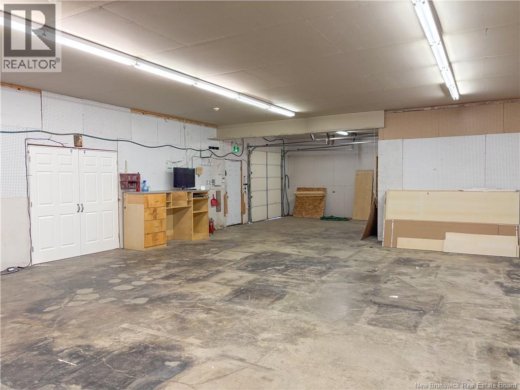 34 Scott Street, Woodstock, New Brunswick  E7M 0C7 - Photo 37 - NB127081