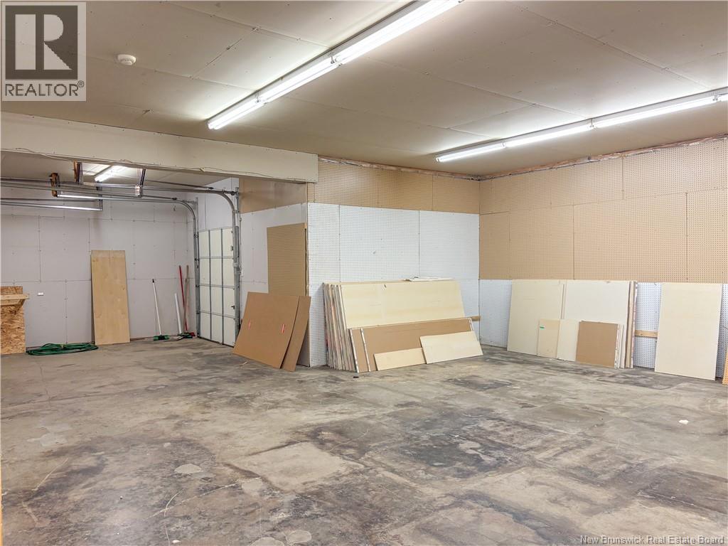 34 Scott Street, Woodstock, New Brunswick  E7M 0C7 - Photo 38 - NB127081