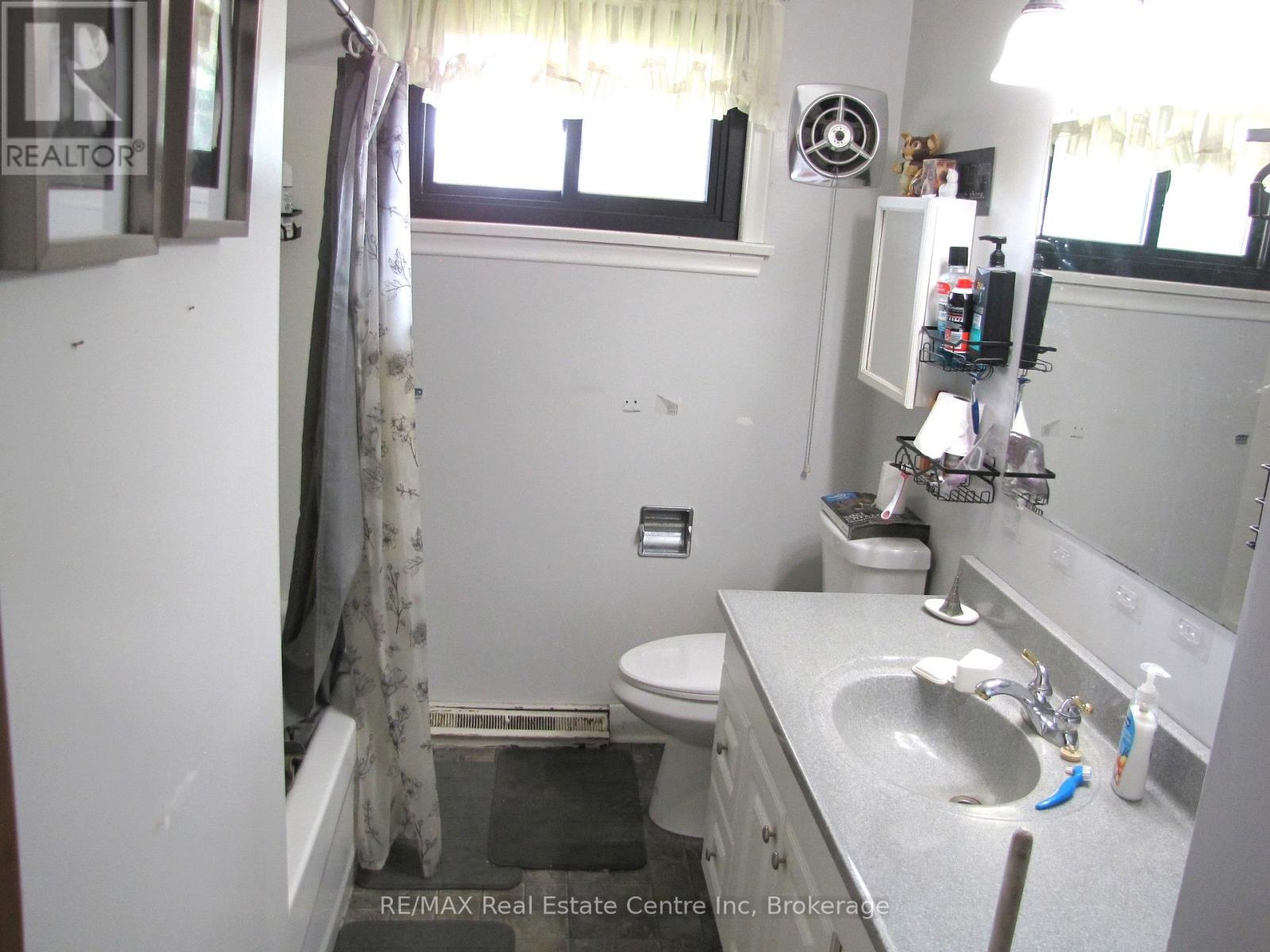 100 Edward Street, Wellington North, Ontario  N0G 1A0 - Photo 10 - X12318276