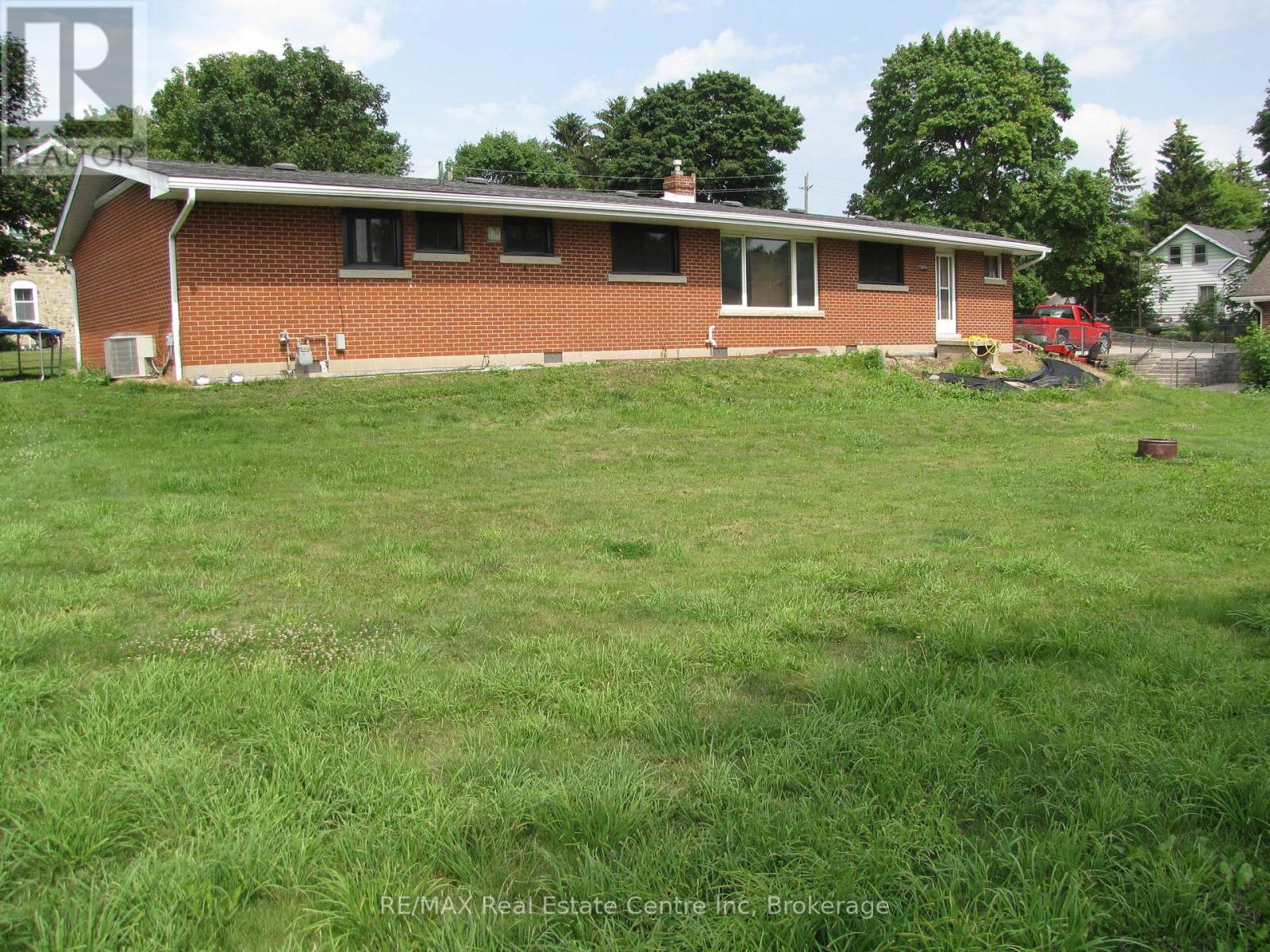 100 Edward Street, Wellington North, Ontario  N0G 1A0 - Photo 17 - X12318276