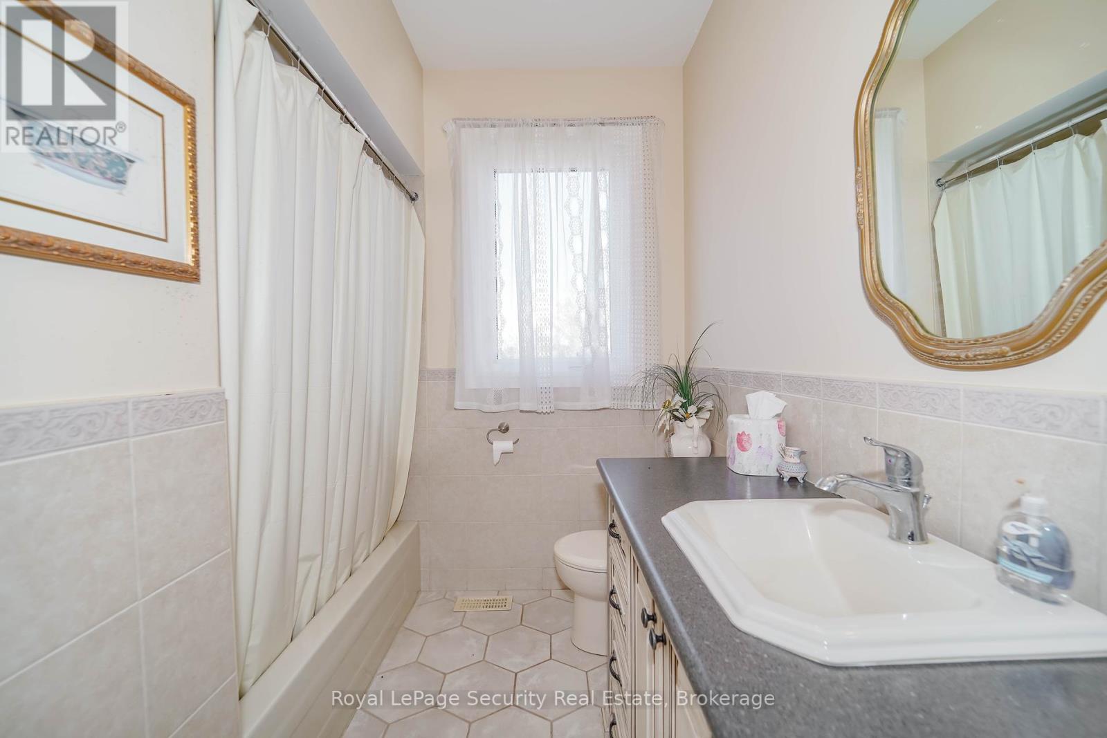 3280 19th Side Road, King, Ontario  L0G 1W0 - Photo 15 - N12418587