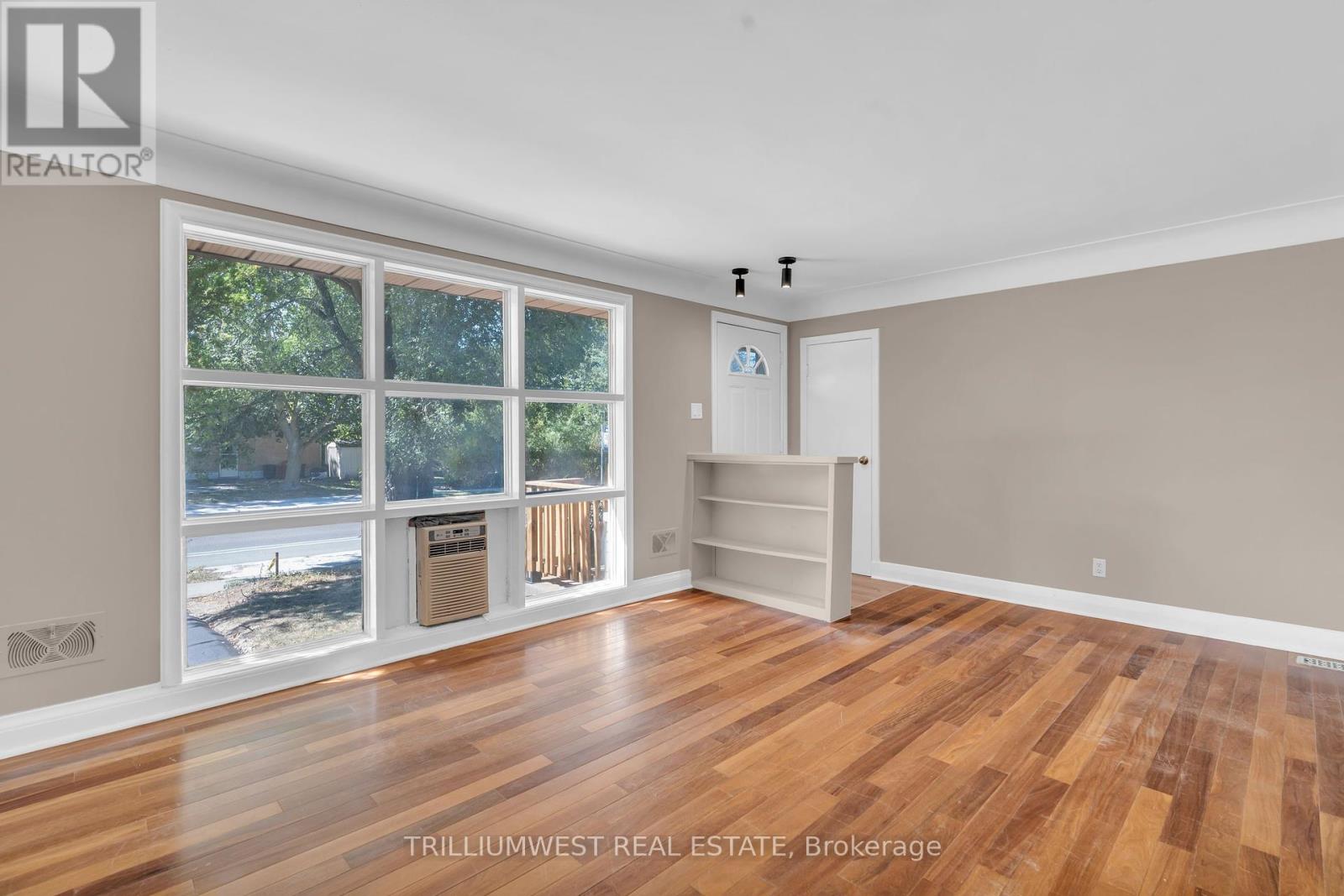 A - 301 Franklin Street N, Kitchener, Ontario  N2A 1Y9 - Photo 5 - X12418638