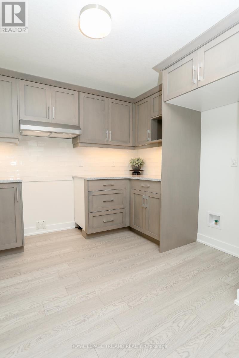 24 Harrow Lane, St. Thomas, Ontario  N5R 0P3 - Photo 10 - X12418915