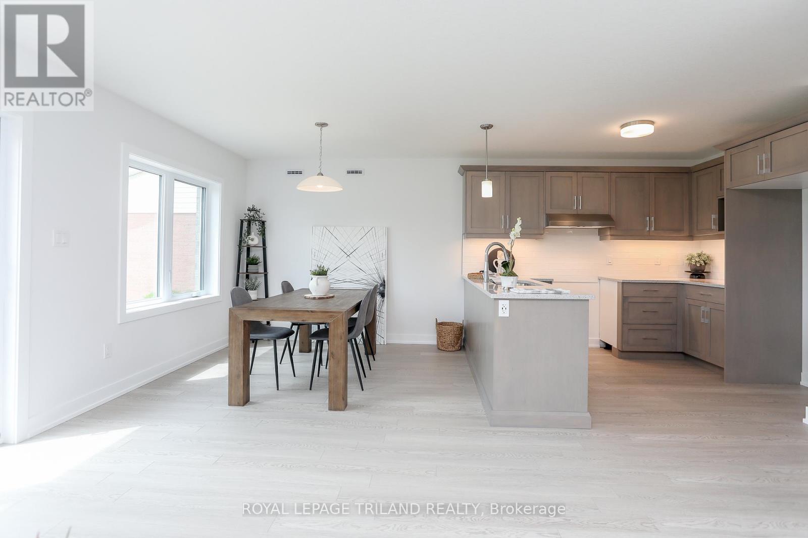 24 Harrow Lane, St. Thomas, Ontario  N5R 0P3 - Photo 13 - X12418915
