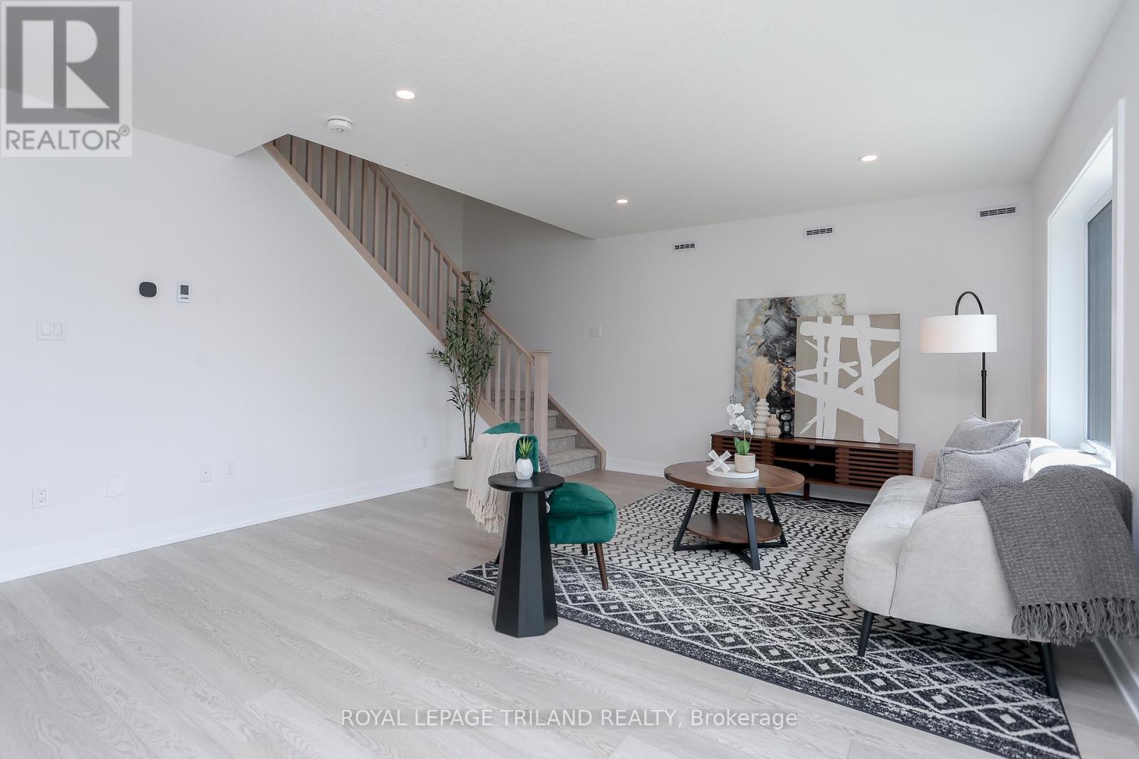 24 Harrow Lane, St. Thomas, Ontario  N5R 0P3 - Photo 15 - X12418915