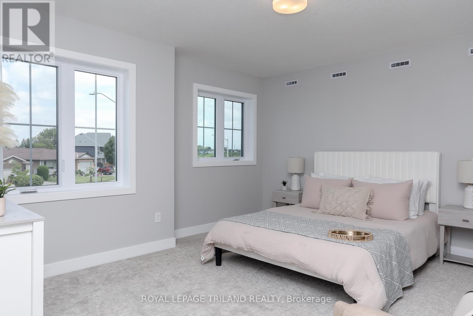 24 Harrow Lane, St. Thomas, Ontario  N5R 0P3 - Photo 18 - X12418915