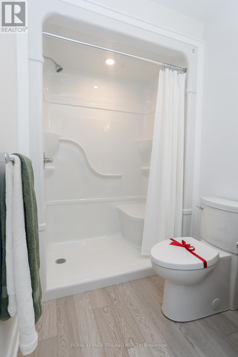 24 Harrow Lane, St. Thomas, Ontario  N5R 0P3 - Photo 23 - X12418915